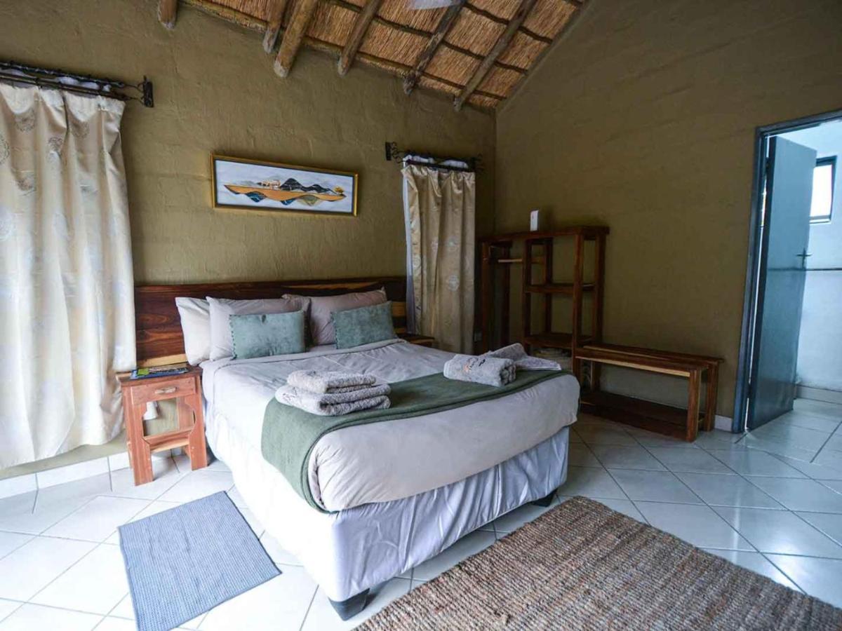 African Excursions Guest House Khwai Exterior photo